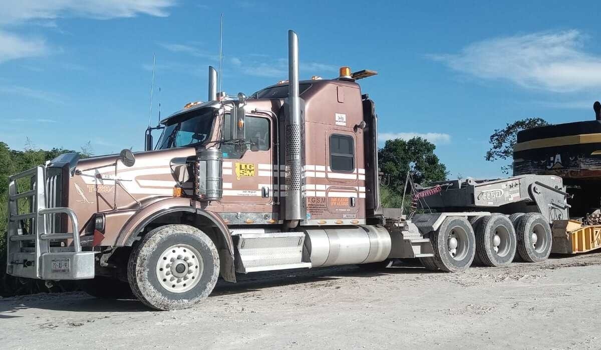 Imagen de portada para el servicio de lowboy